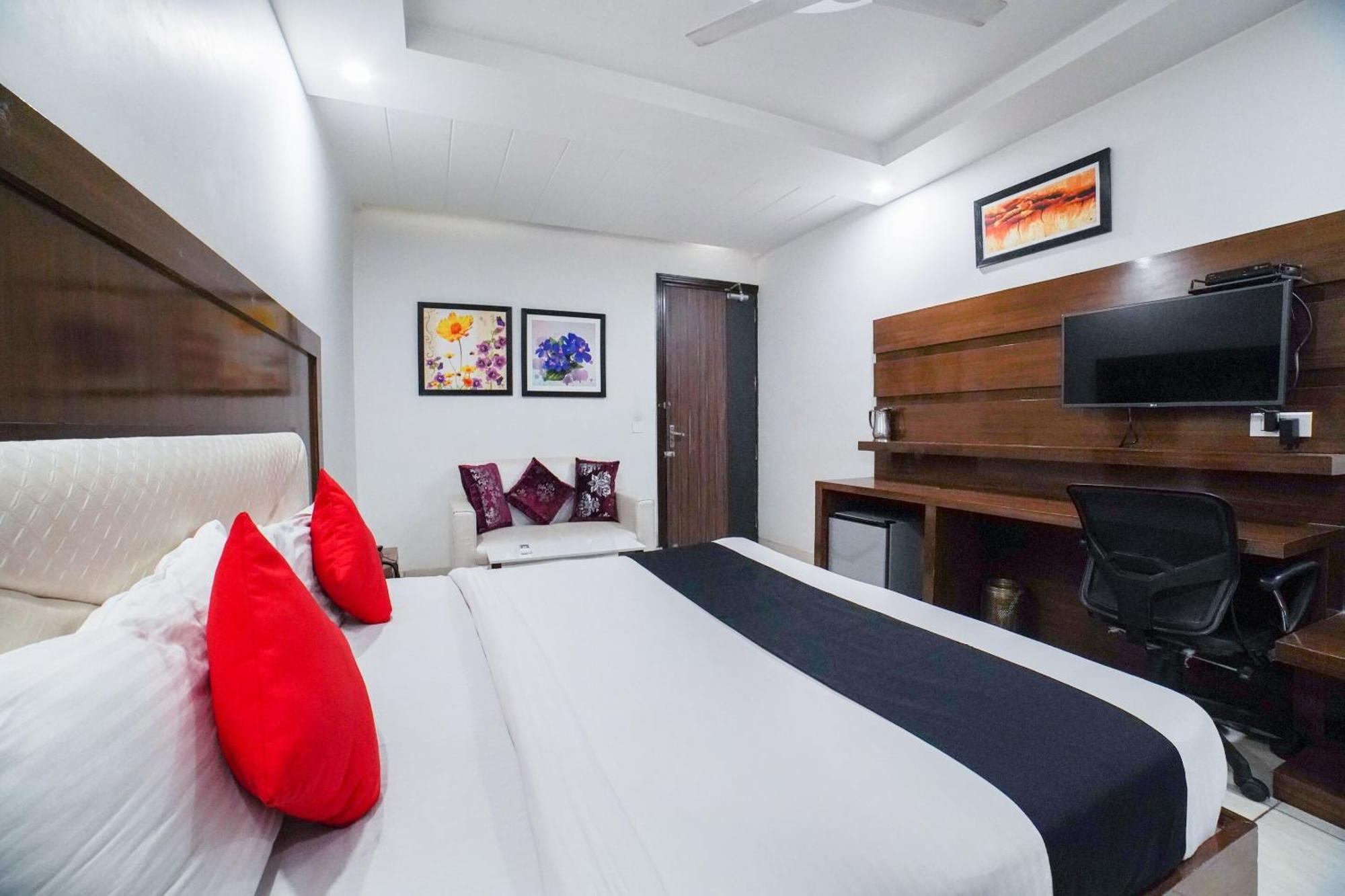 Hotel Collection O Prem Ratna Dehradun Exterior foto