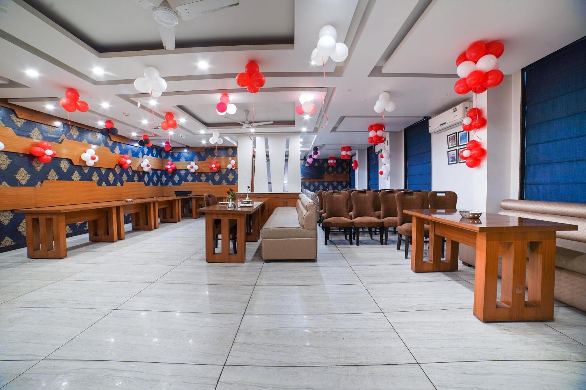 Hotel Collection O Prem Ratna Dehradun Exterior foto
